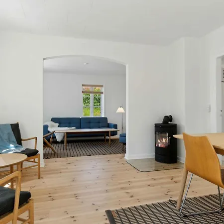 Hébergement de vacances Old Local House From 1904 With Natural Garden Tranekær