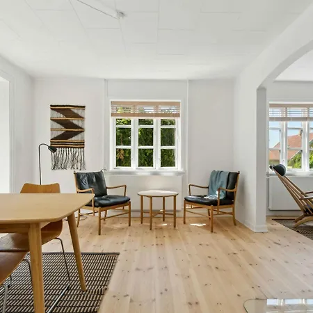 Old Local House From 1904 With Natural Garden * Tranekær