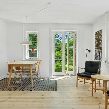 Old Local House From 1904 With Natural Garden * Tranekær