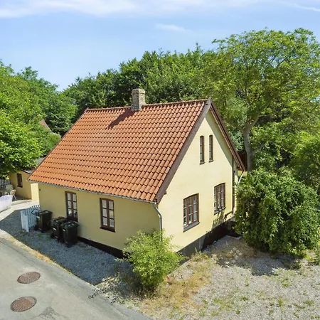 Holiday home Old Local House From 1904 With Natural Garden Tranekaer