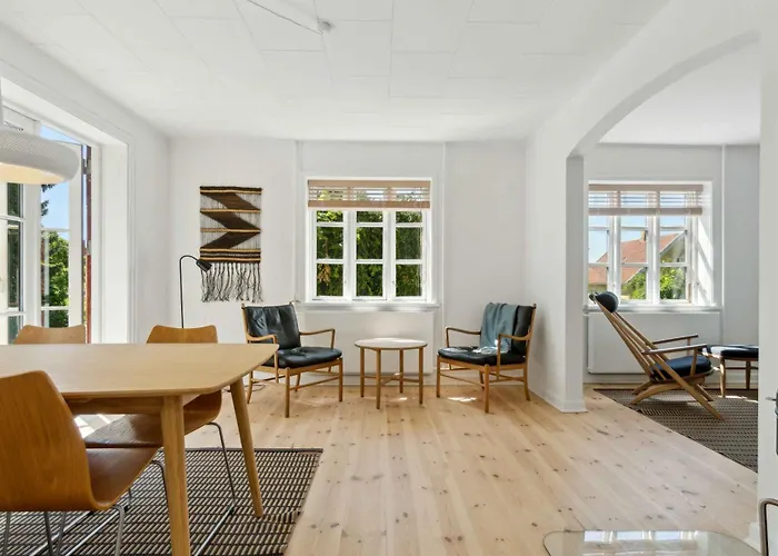 Old Local House From 1904 With Natural Garden * Tranekær