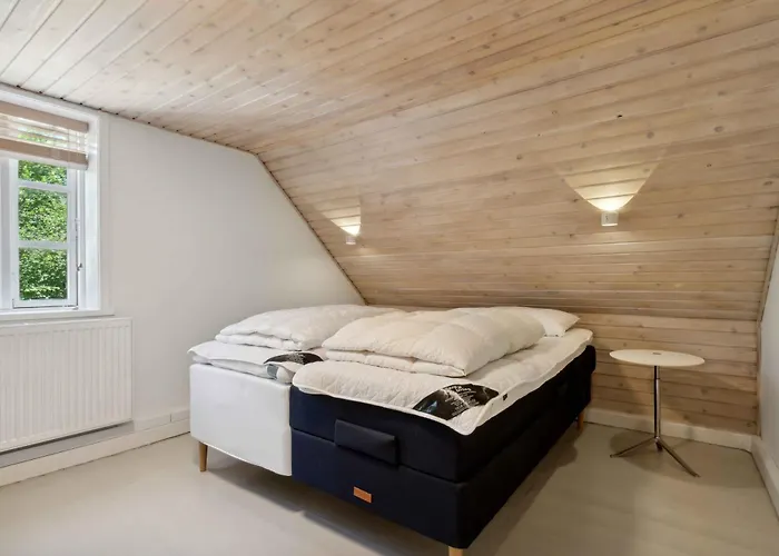 Old Local House From 1904 With Natural Garden Сasa de vacaciones