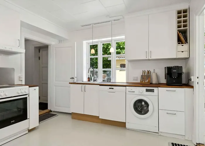 Old Local House From 1904 With Natural Garden 度假居 Tranekær